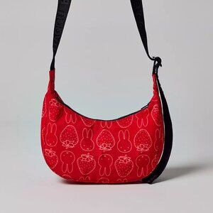 BAGGU & Miffy UO Exclusive Small Nylon Crescent Bag - Miffy Strawberry NWT✨